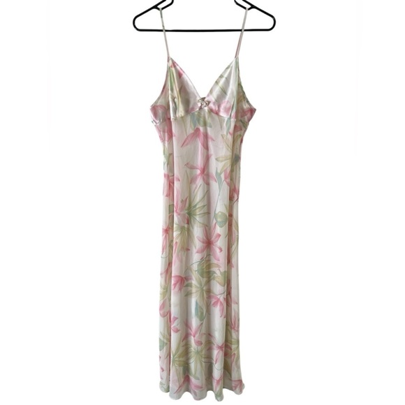 sophia by delicates Other - Vintage floral Sophia night gown slip dress